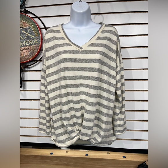 Perfect Peach knit top size XL - Picture 2 of 8